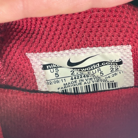 Nike White, Black, Red Sz 5  Sports Shoe - Picture 5 of 5